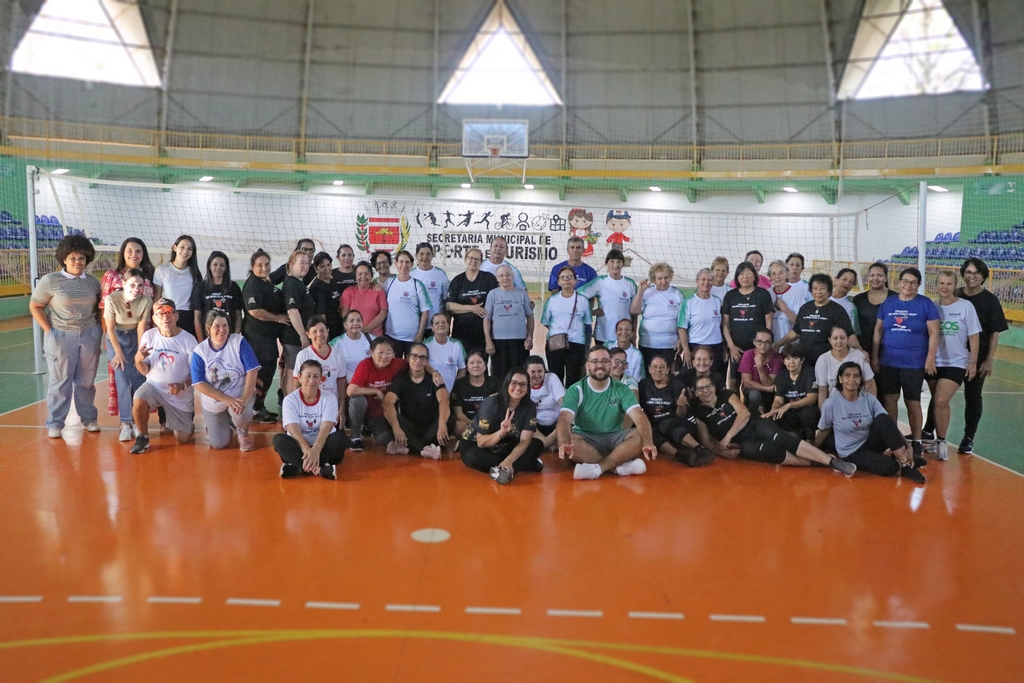 Amistoso de vôlei adaptado entre Sertaneja x Leópolis